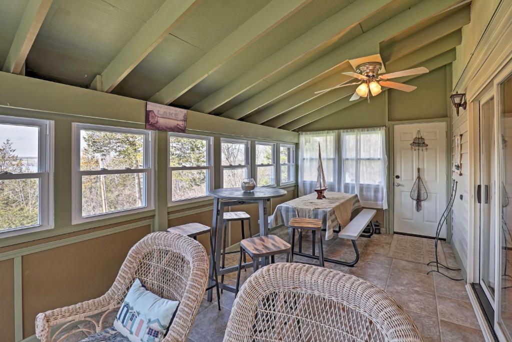 Home Near Owasco Lake with Grill Fire Pit and 3 Kayaks! - image 5