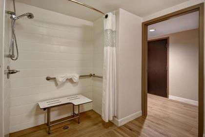 Hampton Inn Auburn - image 6