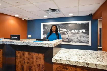 Hampton Inn Auburn - image 9