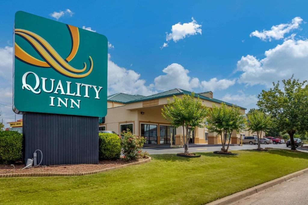 Quality Inn Auburn Campus Area I-85 - main image