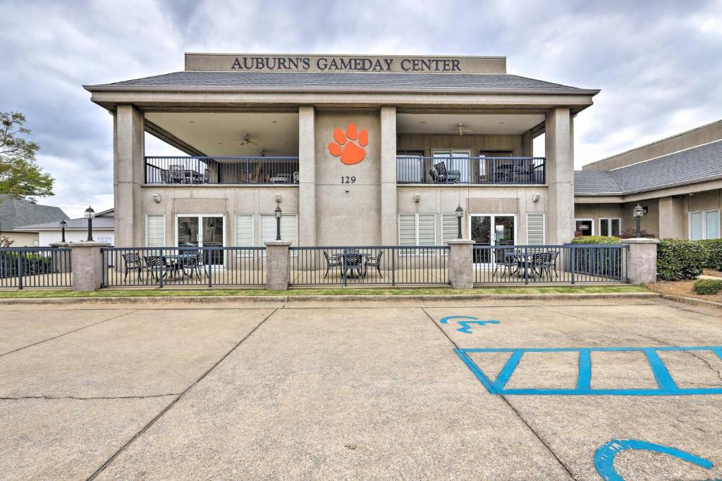 Auburn Gameday Center Studio Walk to Arena! - image 3