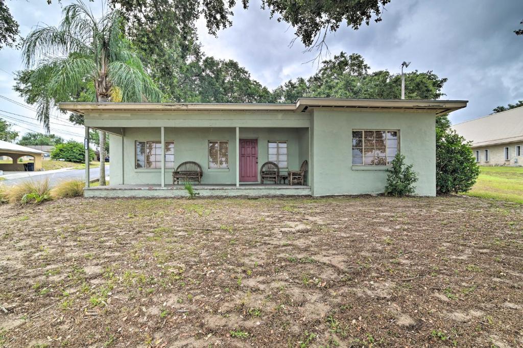 Auburndale House with Private Porch and Gas Grill - image 3