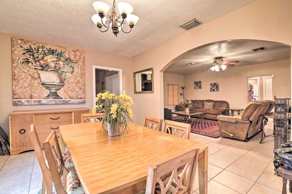 Auburndale House with Private Porch and Gas Grill - image 6