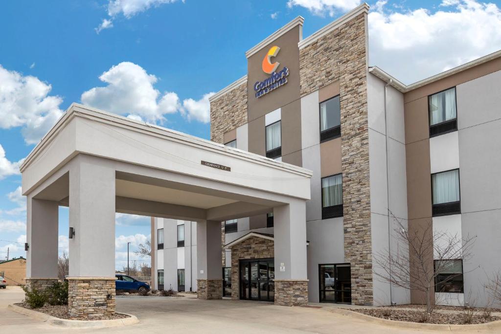 Comfort Inn & Suites Augusta - main image