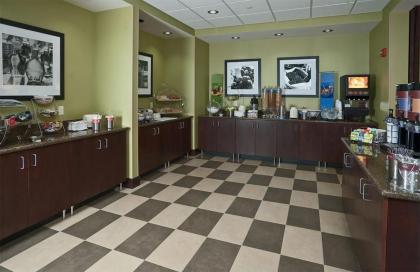 Hampton Inn Augusta - image 3