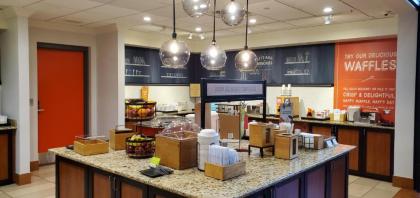 Hampton Inn & Suites Chicago/Aurora - image 17