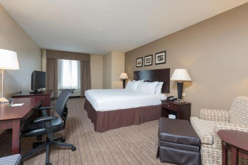 Holiday Inn Aurora North - Naperville an IHG Hotel - image 4