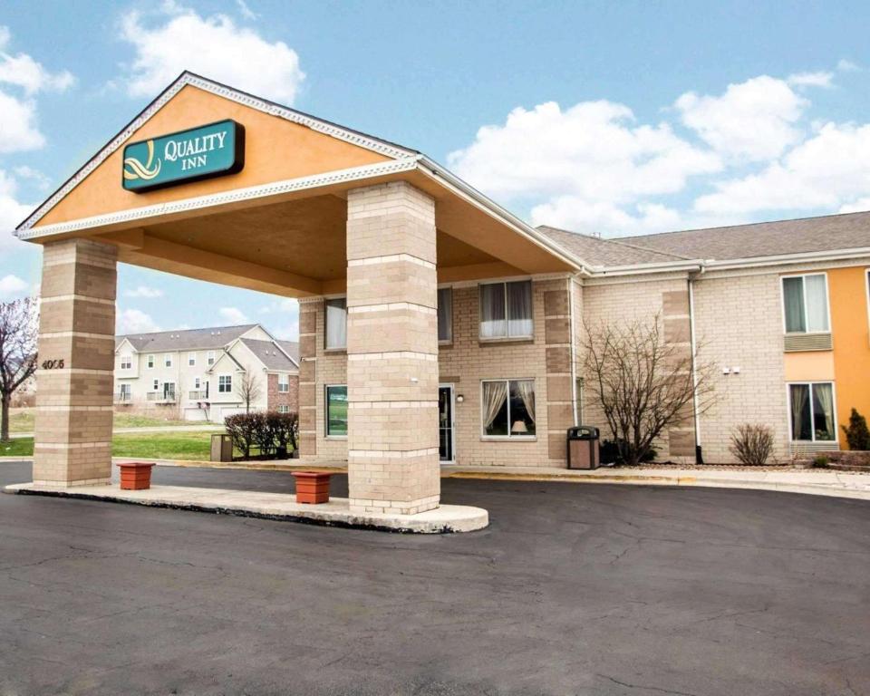 Quality Inn Aurora-Naperville Area - main image