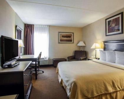 Quality Inn Aurora-Naperville Area - image 11