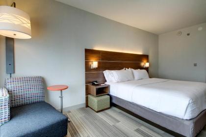 Holiday Inn Express & Suites Aurora - Naperville an IHG Hotel - image 11