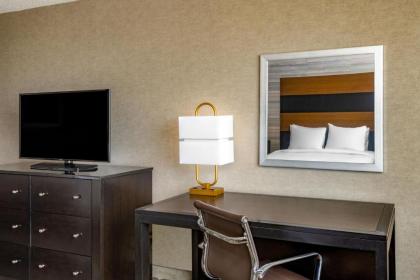 DoubleTree by Hilton Hotel Denver - Aurora - image 10