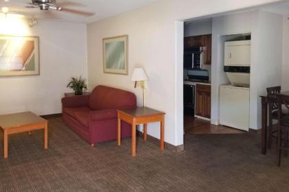 Quality Inn Aurora Denver - image 12