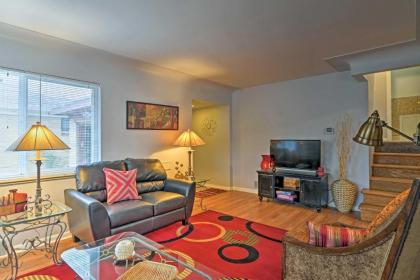 Charming Aurora House - 3 Blocks from UC Health! - image 1