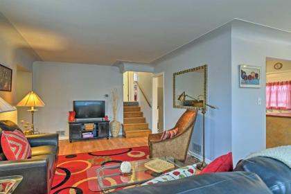 Charming Aurora House - 3 Blocks from UC Health! - image 3