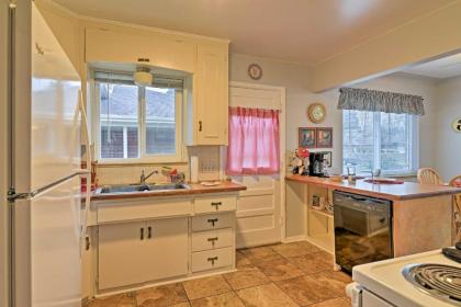 Charming Aurora House - 3 Blocks from UC Health! - image 4