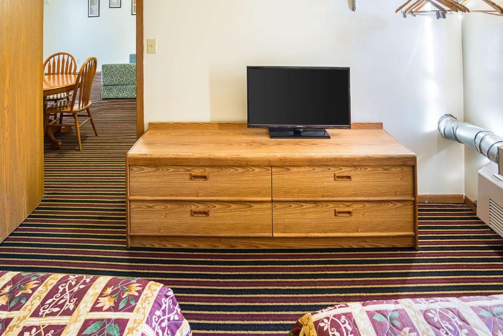 Rodeway Inn & Suites Austin - image 7