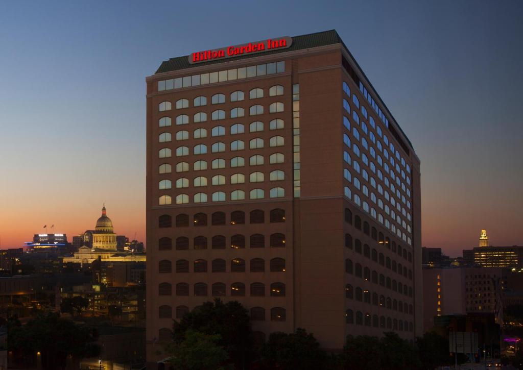 Hilton Garden Inn Austin Downtown Convention Center - main image