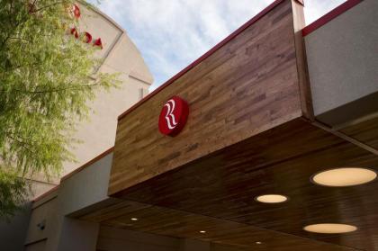 Ramada by Wyndham Austin South - image 3