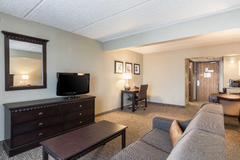 Comfort Suites Austin Airport - image 4