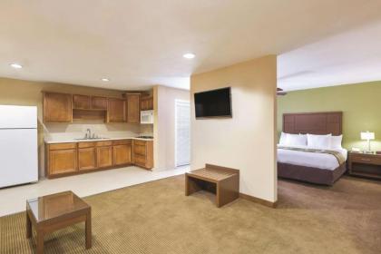 La Quinta Inn by Wyndham Austin North - image 3