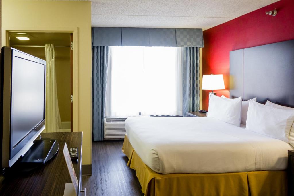 Holiday Inn Express Hotel & Suites Austin Airport an IHG Hotel - image 5