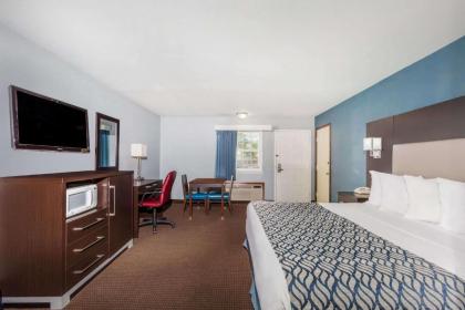 Days Inn by Wyndham Austin/University/Downtown - image 4