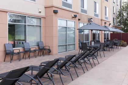 Fairfield Inn & Suites by Marriott Austin Parmer Tech Ridge - image 2