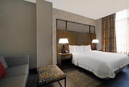 Hampton Inn and Suites Austin University Capitol - image 3