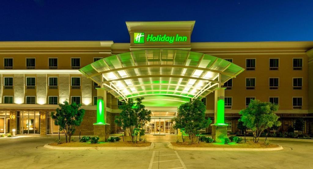 Holiday Inn Austin Airport an IHG Hotel - main image