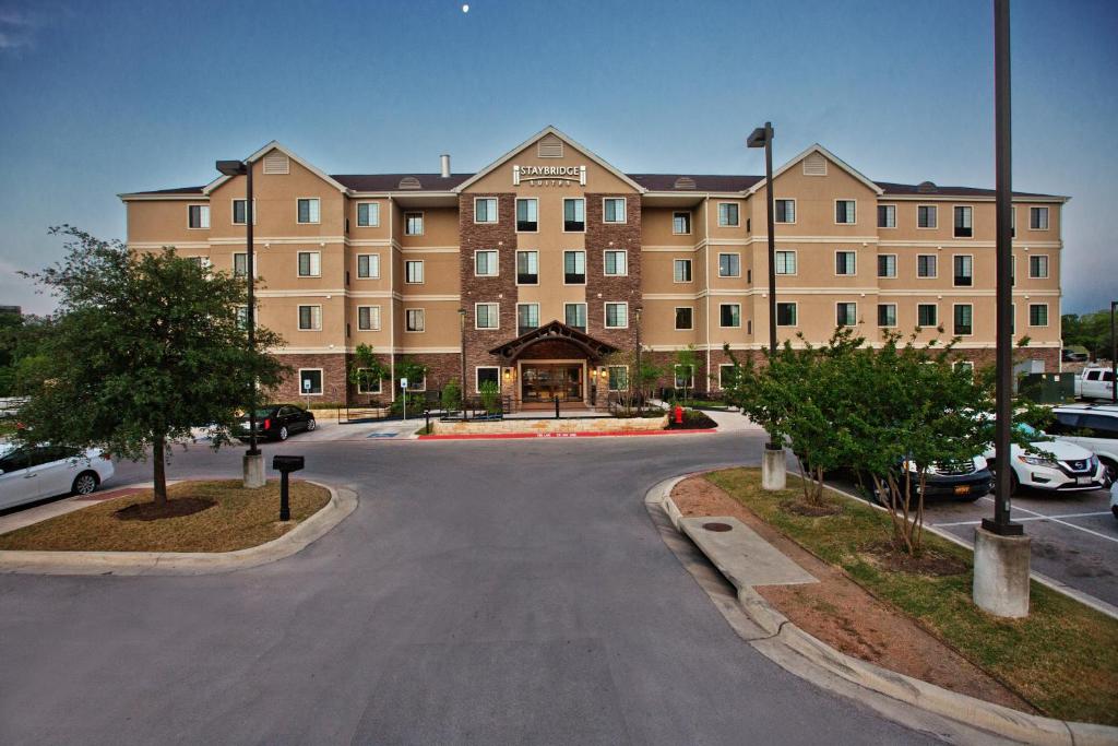 Staybridge Suites Austin South Interstate Hwy 35 an IHG Hotel - main image