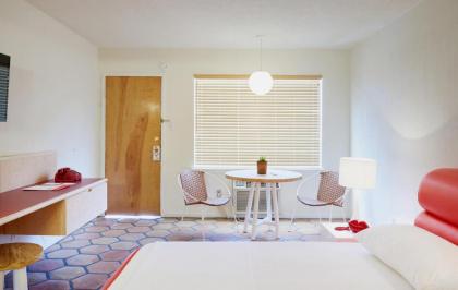 Austin Motel - image 5