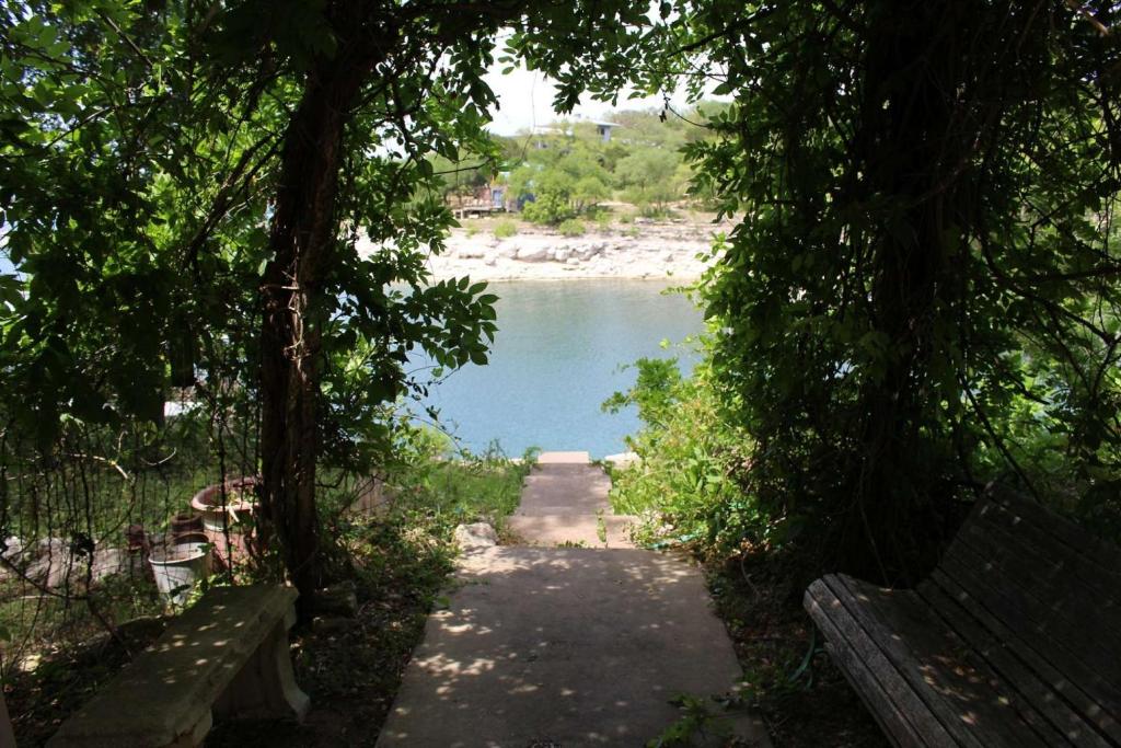 The Nest on Lake Travis - image 4