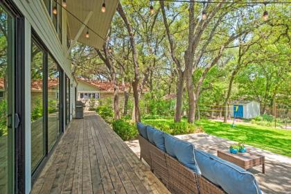 Modern Austin Home with Yard about 1 half Miles from ACL! - image 5