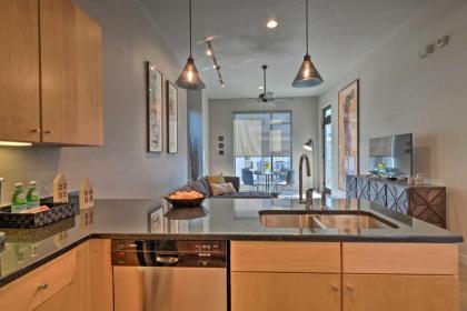 Lively Urban Escape with Private Patio in SoLA! - image 12