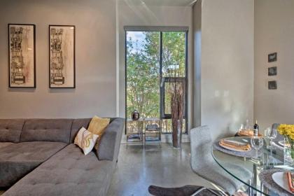 Lively Urban Escape with Private Patio in SoLA! - image 7