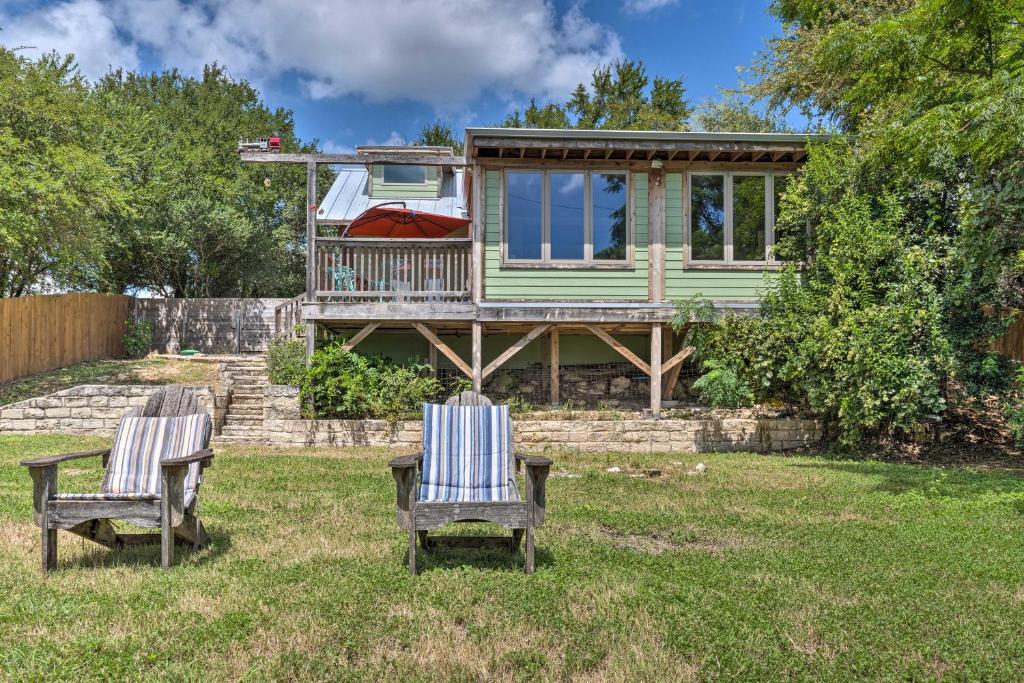 Austin Home with Deck Yard and Hill Country View - image 3