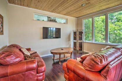 Austin Home with Deck Yard and Hill Country View - image 4