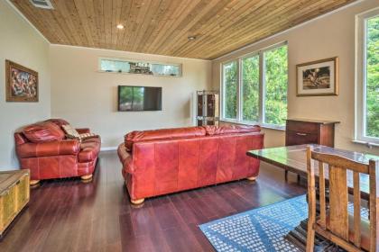 Austin Home with Deck Yard and Hill Country View - image 6