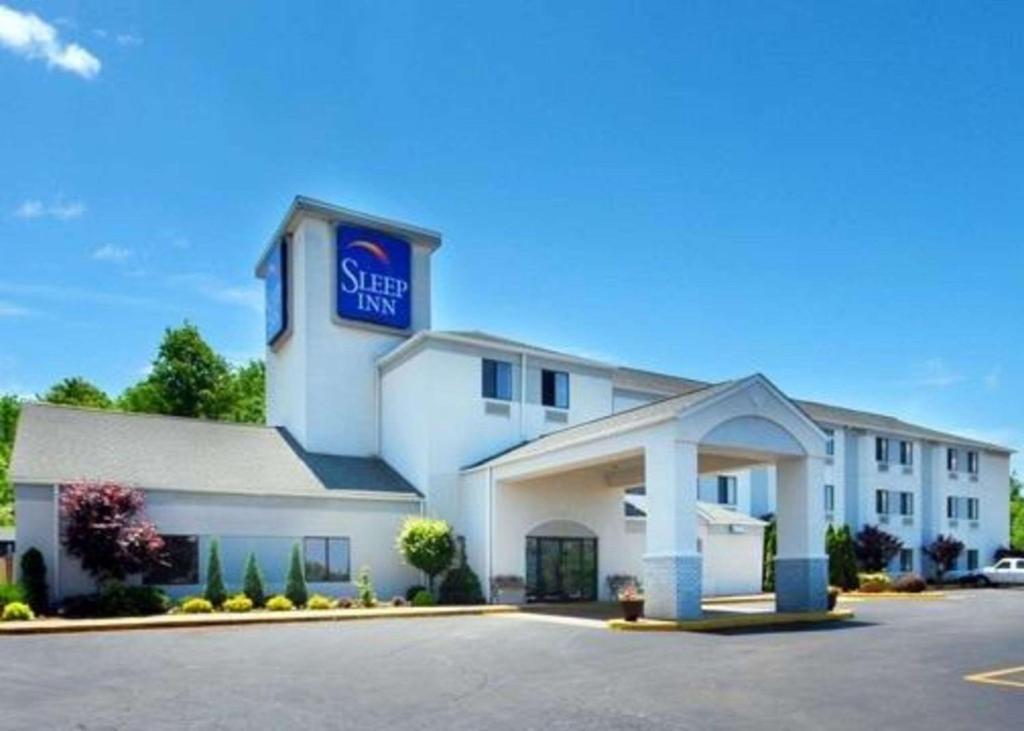 Sleep Inn Austintown - main image