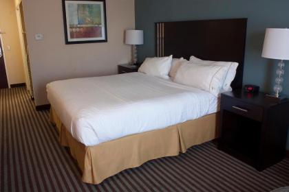 Holiday Inn Express & Suites Youngstown West I 80 an IHG Hotel - image 14