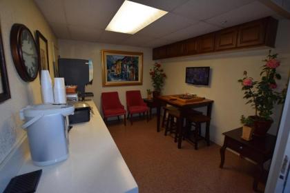 Catalina Courtyard Suites - image 6