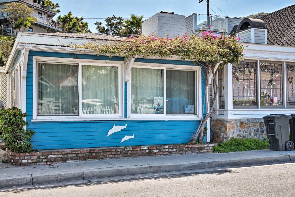 Central Catalina Cottage - Walk to Ferry! - main image