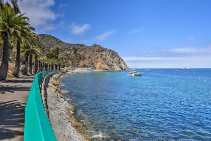 Central Catalina Cottage - Walk to Ferry! - image 4