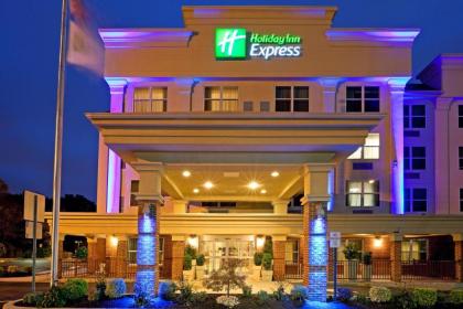 Holiday Inn Express Woodbridge an IHG Hotel - image 2