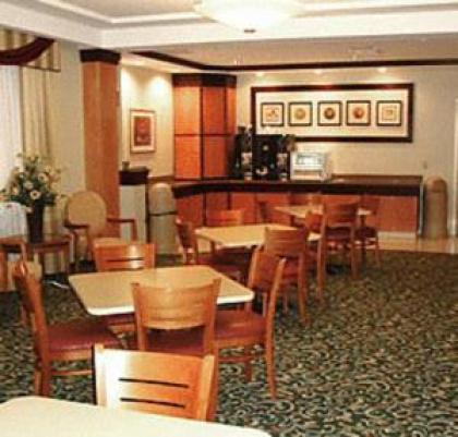 Fairfield Inn & Suites Woodbridge - image 10