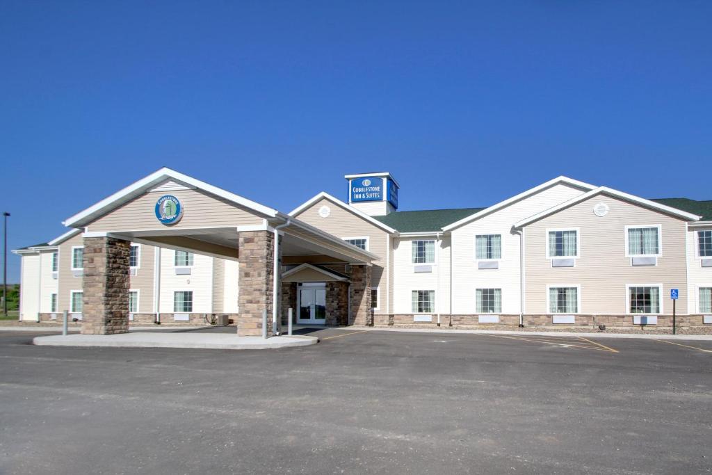 Cobblestone Inn & Suites - Avoca - main image