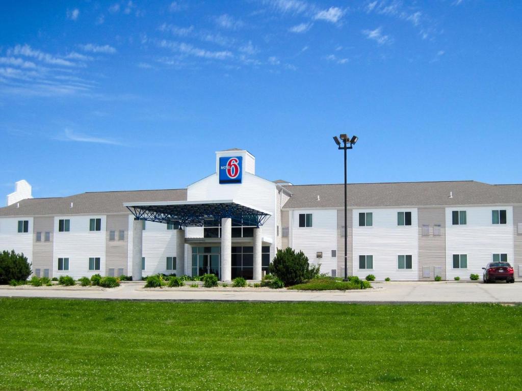 Motel 6-Avoca IA - image 2