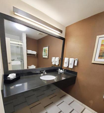 Fairfield Inn & Suites Cleveland Avon - image 15