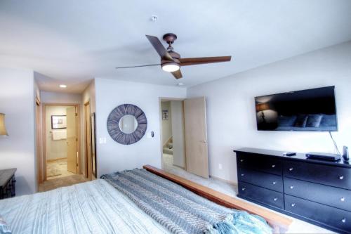 Canyon Run Townhouse F102 - image 5