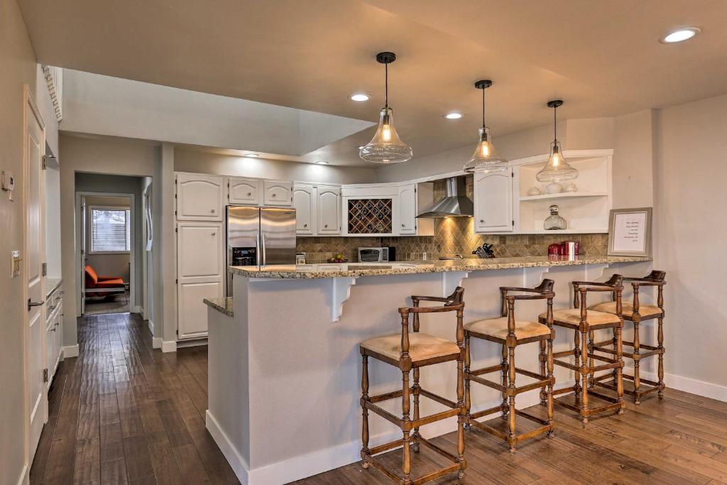 Upscale Townhome Between Beaver Creek and Vail! - image 5